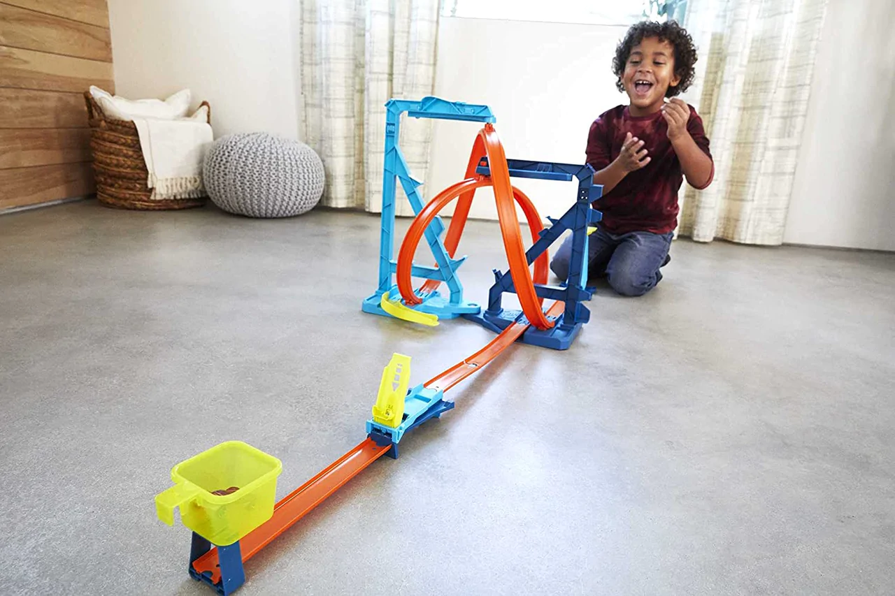 Hot Wheels Track GVG10 Builder Unlimited Infinity Loop Kit