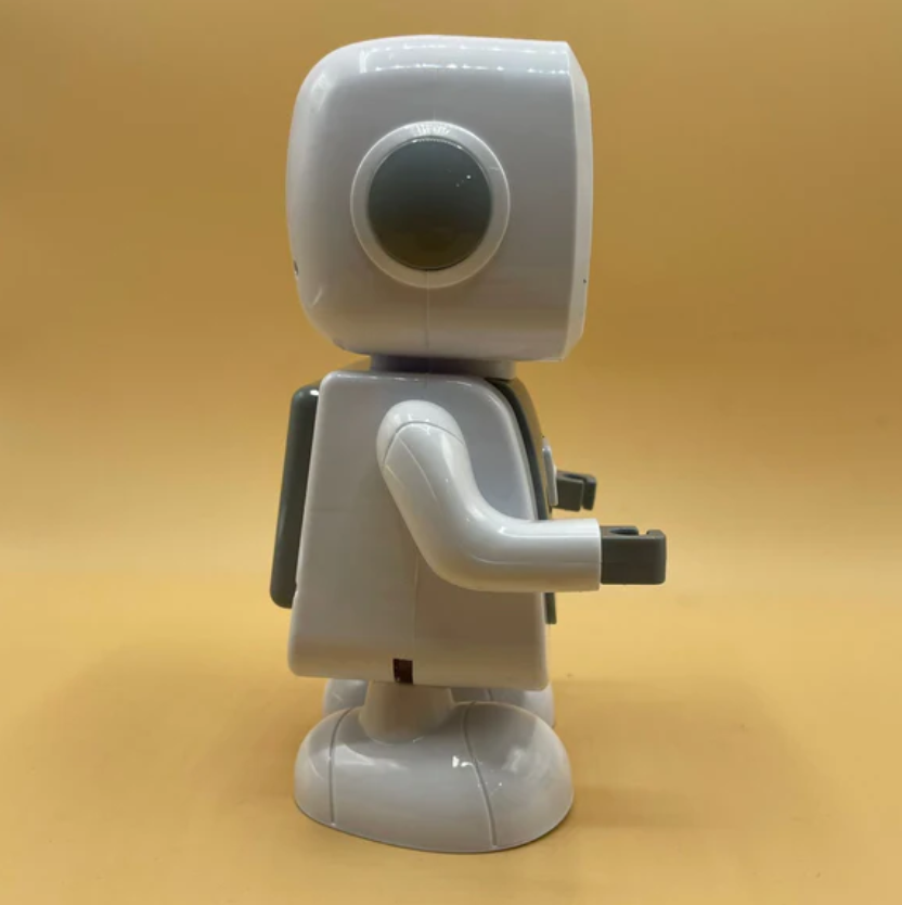 robot toy.PNG3